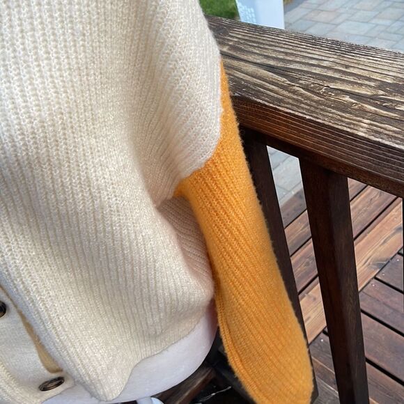 Truly, madly, deeply sweater - Picture 5 of 11